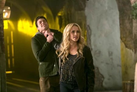 Кадры сериала Древние 2013 года